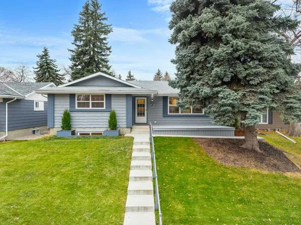 7 E Canna Bay SW, Calgary, AB T2W 1P2
