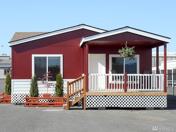 2nd image of 3892 Nevada Ave E