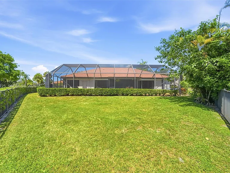 11008 Boca Woods Ln — Photo 43