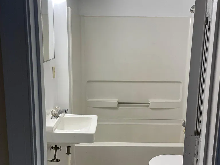 505 Hawke St — Photo 9