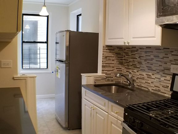 4th image of 95 W 195th St APT 3E