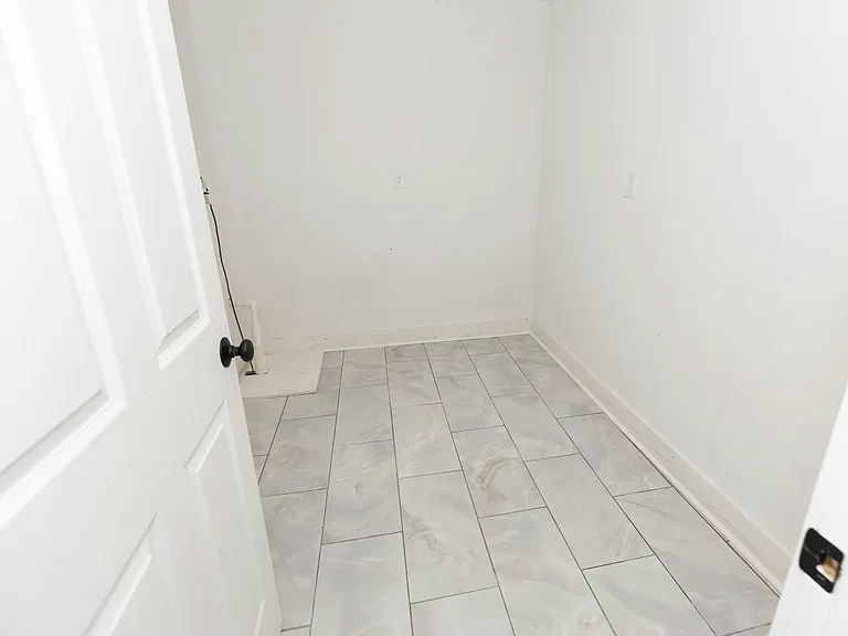 1515 W 2nd St — Photo 5