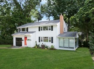 105 Hudson Ave, Waldwick, NJ 07463