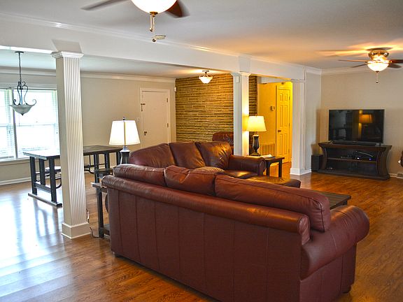 3rd image of 426 Bellwood Dr