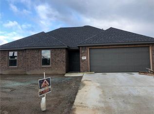 904 Mulberry St SW, Gravette, AR 72736