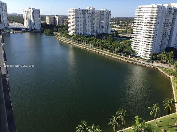 2nd image of 18151 NE 31st Ct APT 1912