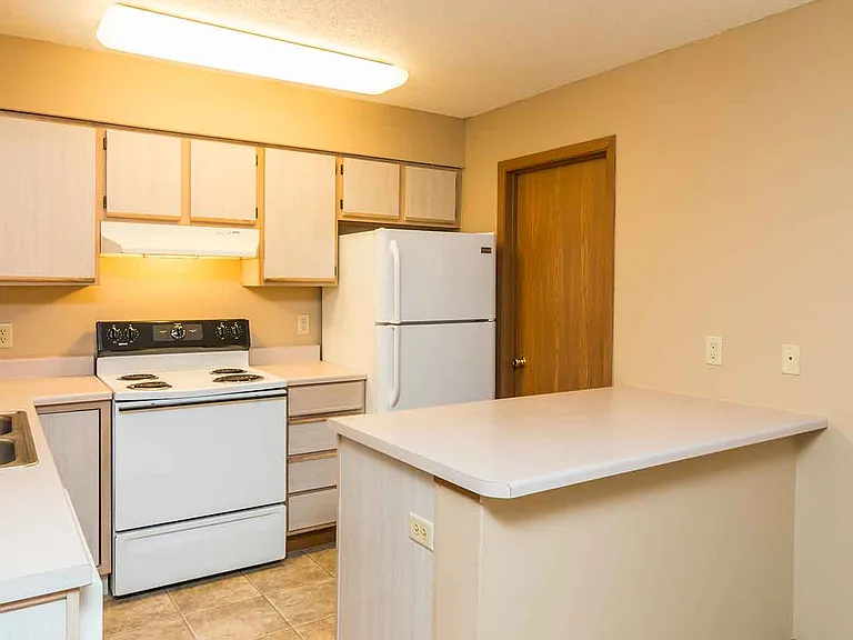 WestPointe Townhomes — Photo 41