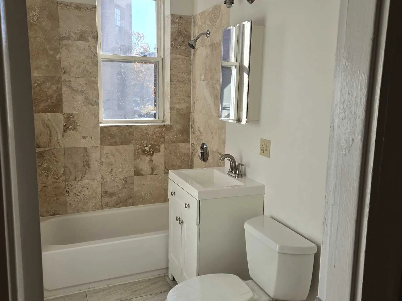 3 bed, $3,750 — Photo 2