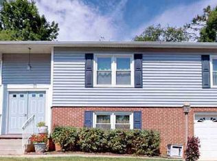 112 Camelot Dr, Charlottesville, VA 22911
