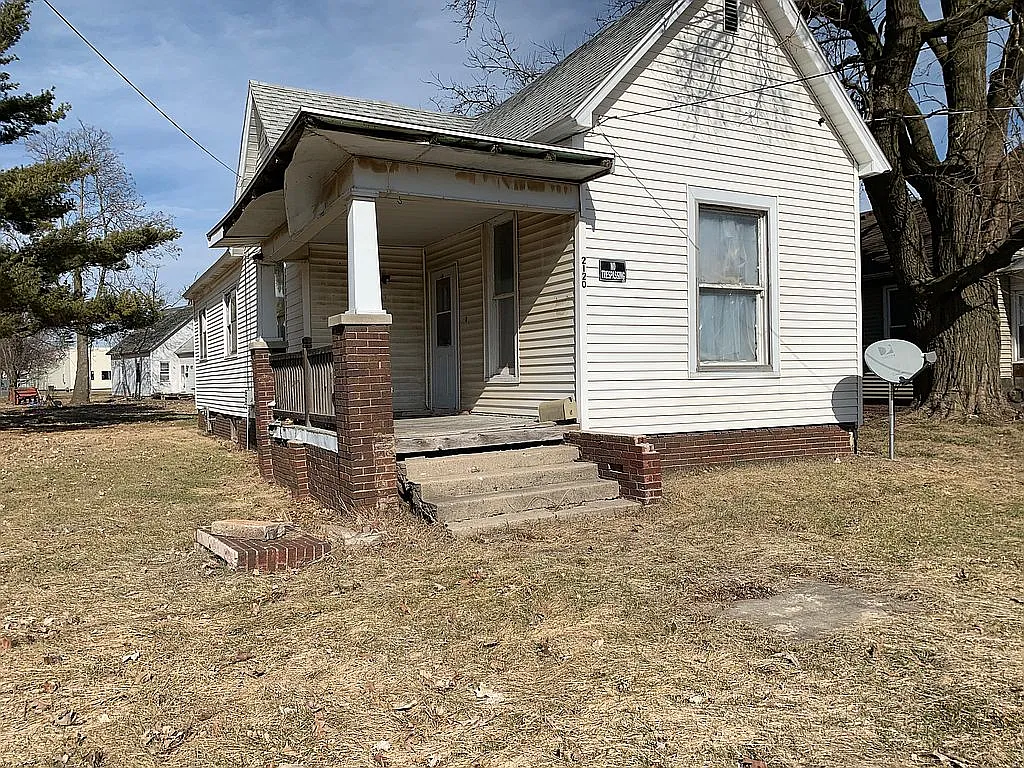 2120 Lafayette Ave photo 1