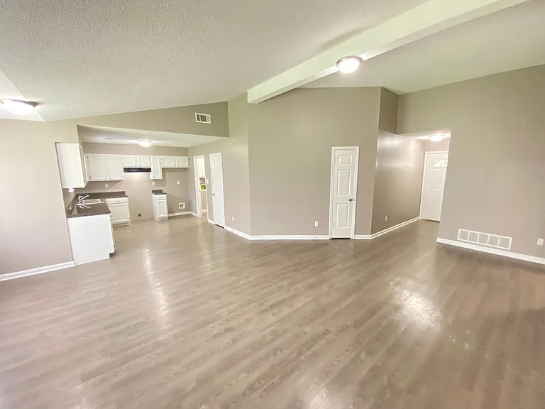 6544 Oak Hurst Dr — Photo 4