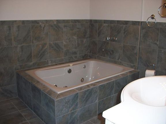 jacuzzi master bath