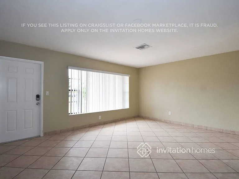 4511 SW 102nd Pl — Photo 2