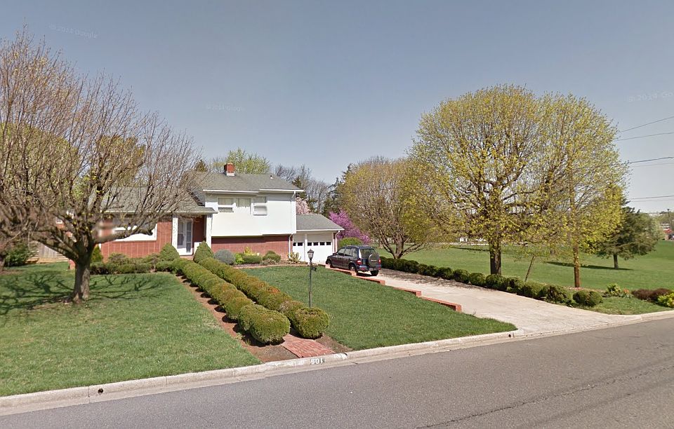 1st image of 501 S Dogwood Dr