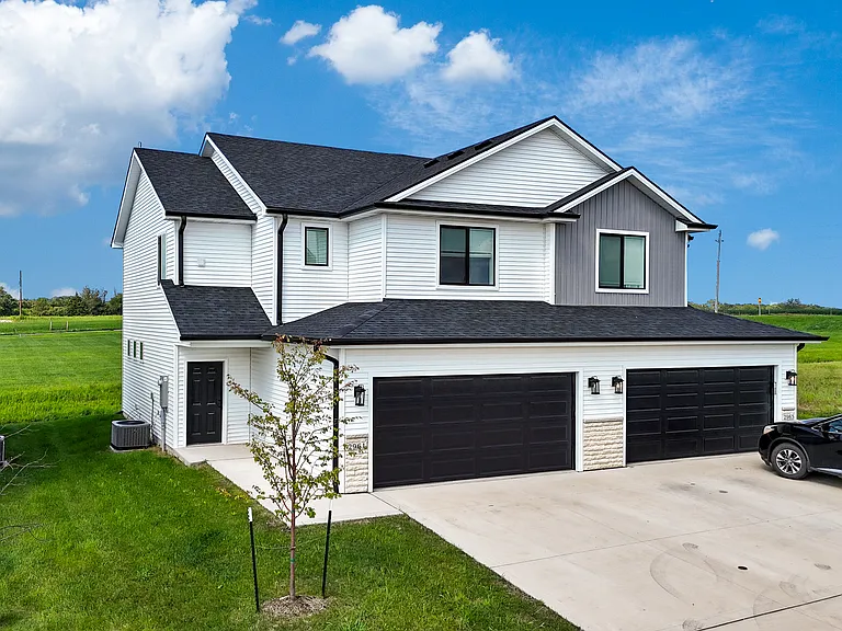 Van Meter Townhomes — Photo 12