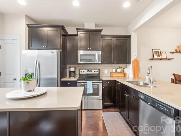 3217 Bending Birch Pl, Charlotte, NC 28206