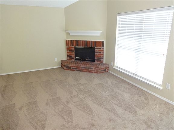 5th image of 2617 Hidden Springs Dr