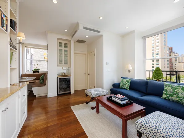 930 Park Avenue image 11 of 21