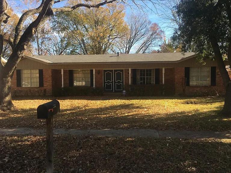 7213 University Dr — Photo 4