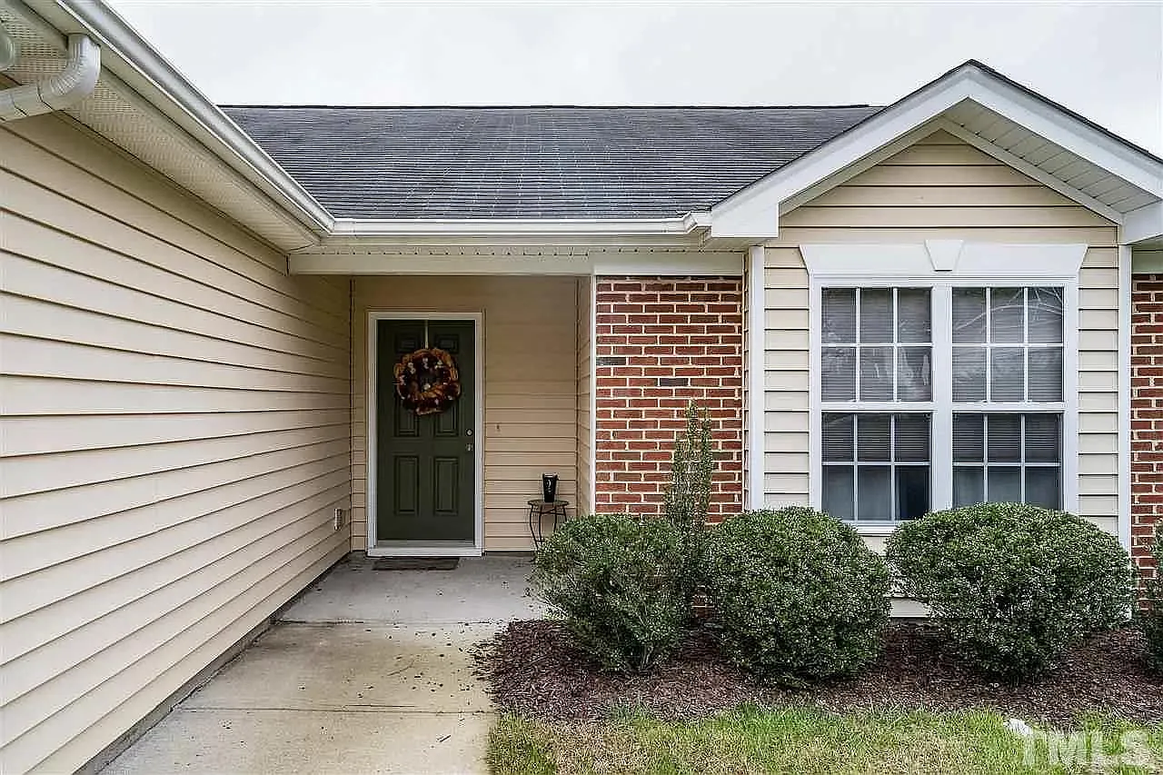 3 bed, 1427 sqft, $2,000 — Photo 2