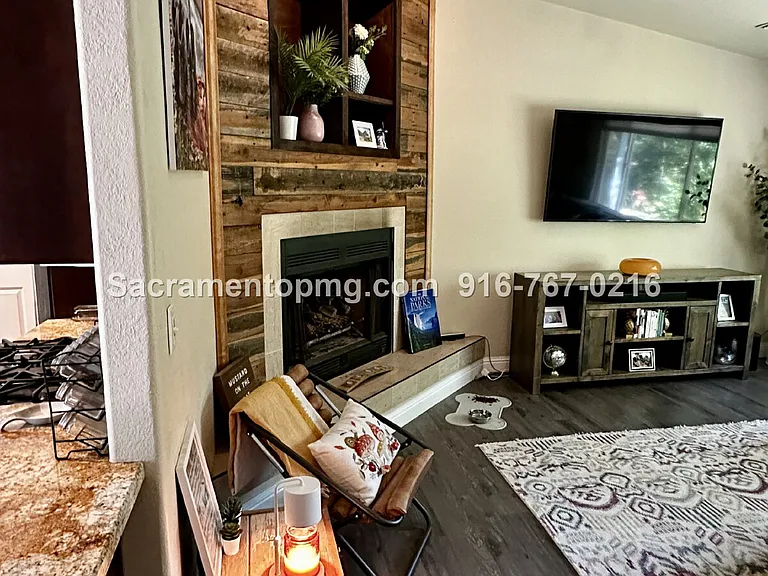 1283 Live Oak Ln — Photo 13