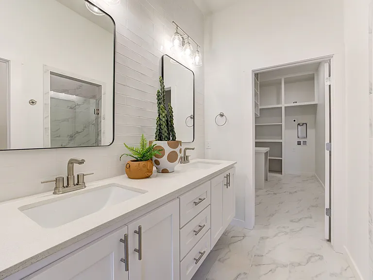 7901 Behr Dr — Photo 35