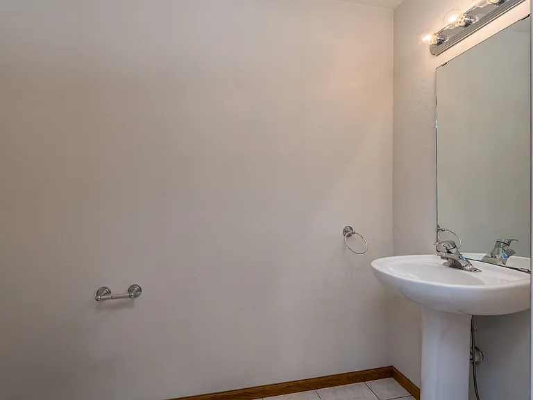 1085 Alpine Way #1085 — Photo 7