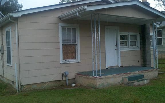 2nd image of 104 W Peachtree St