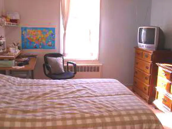 2514 East 7th Street image 1 of 10