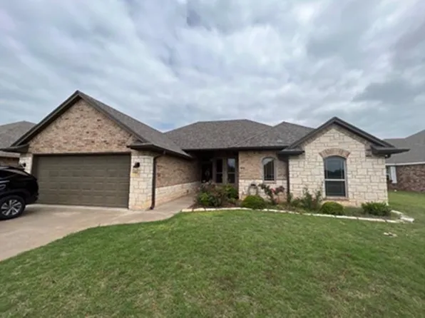 1418 Limestone Way, Elgin, OK 73538