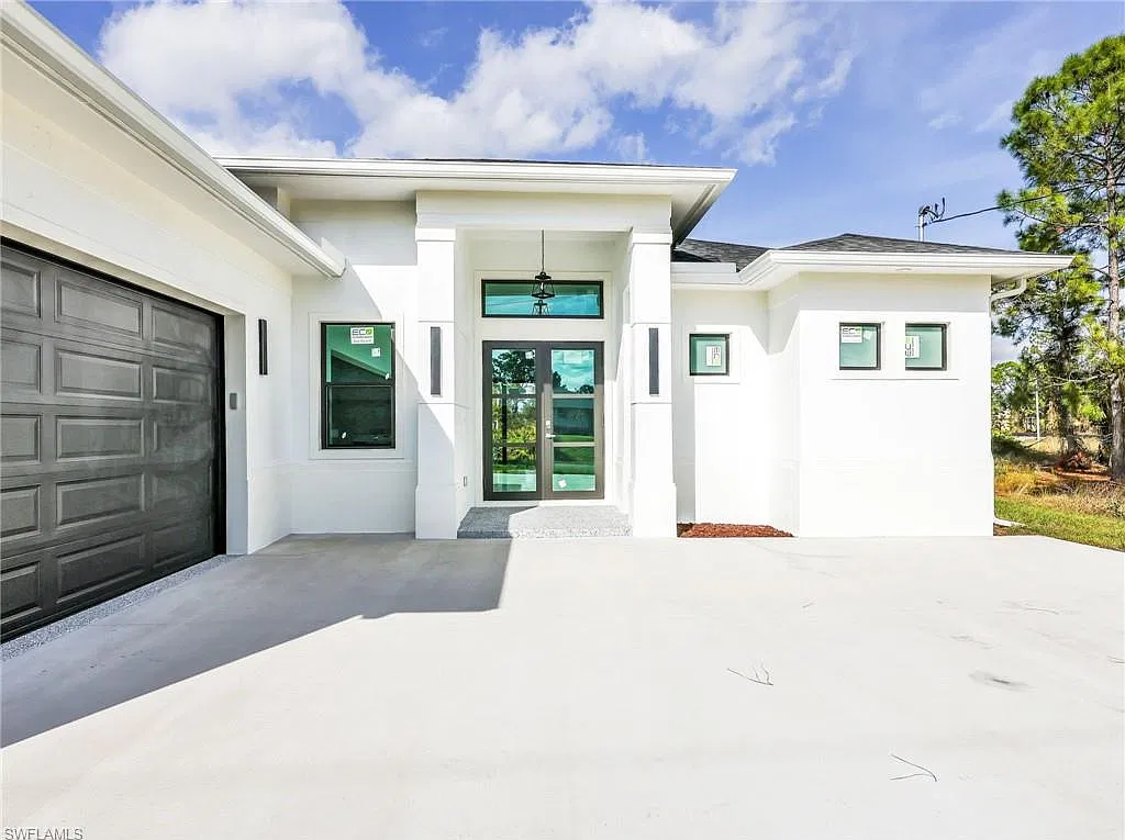 3 bed, 2.0 bath, 1633 sqft, $2,000 — Photo 3