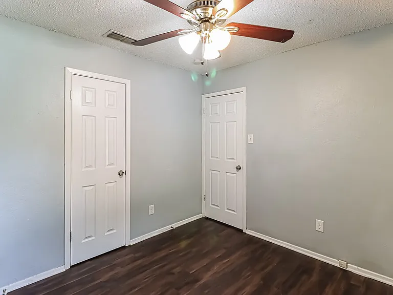 2821 Lana Cir — Photo 12