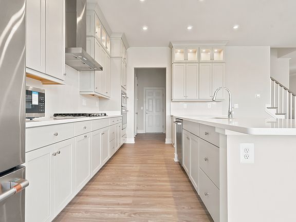 5th image of 625 Lipizzan Dr SW