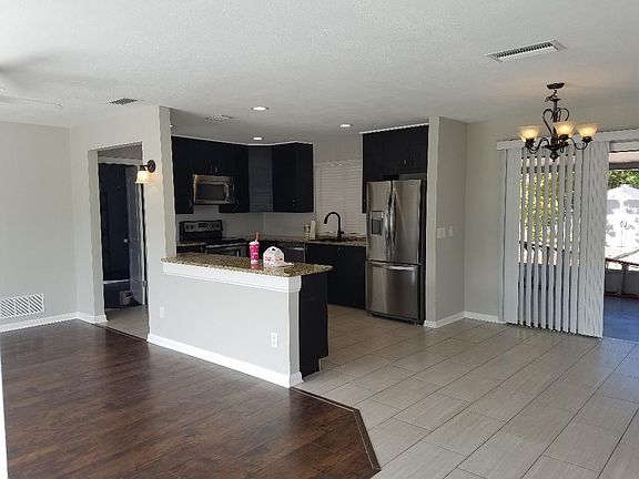 2nd image of 7 Farrington Ln