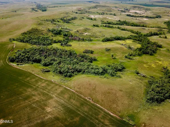 52nd St NW, Williston, ND 58801