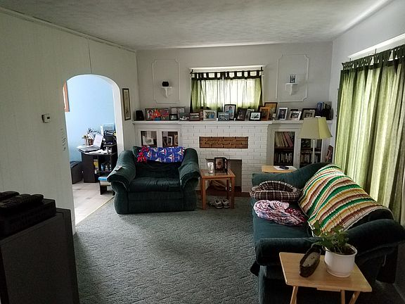 4th image of 170 W Hazeltine Ave