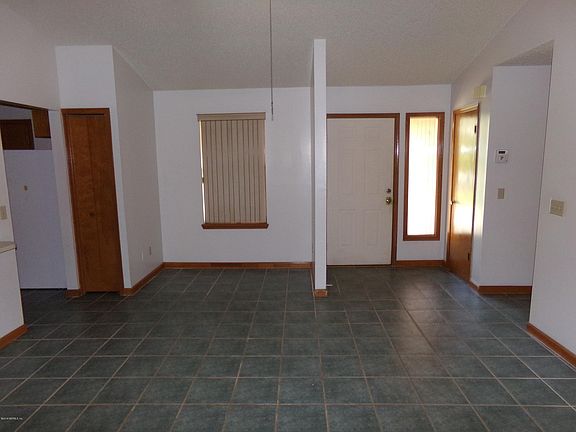 3rd image of 3177 Sarahs Ct