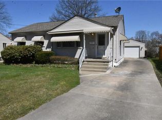 588 Ruth Dr, Hubbard, OH 44425