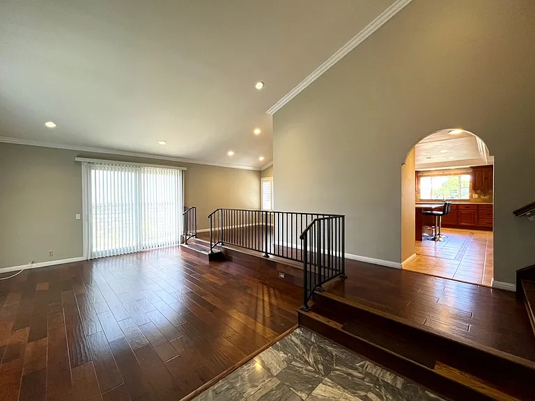 581 S Greenwich St — Photo 16