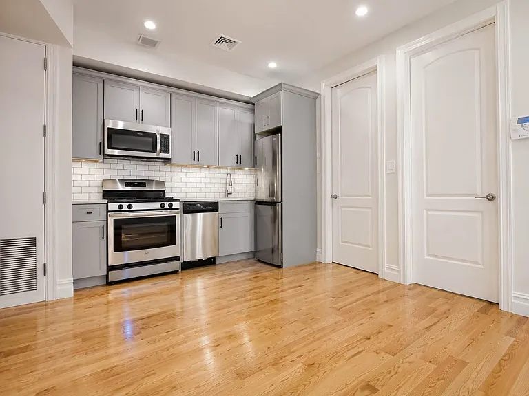 1576 Lincoln Pl #1F — Photo 2