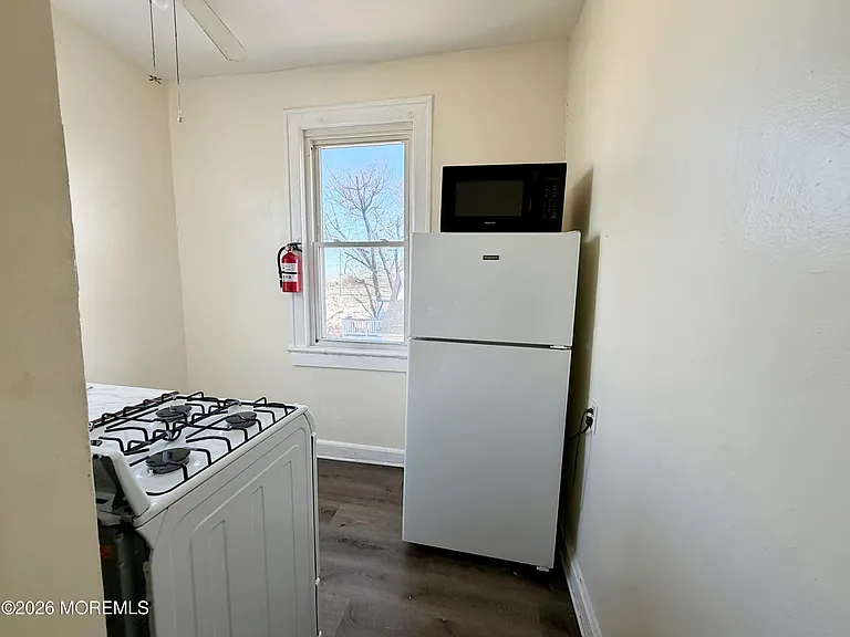 37 2nd Ave #5 — Photo 6