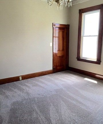 3rd image of 464 Lillie St