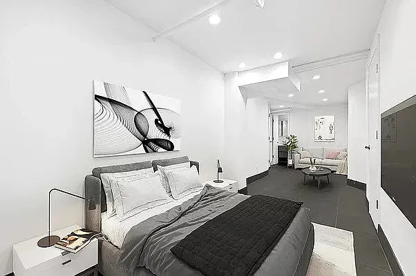 Rented by Current Real Estate Advisors | media 15