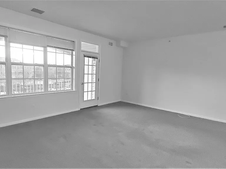 635 Timberlake Dr — Photo 2