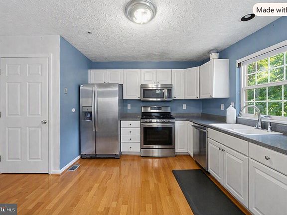 4th image of 1702 Barnwood Ct