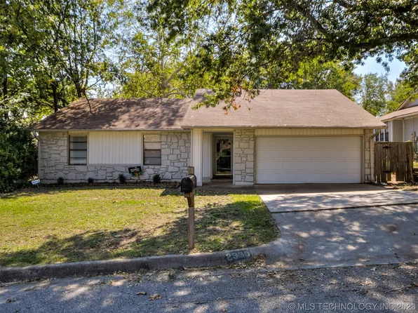 2930 W 62nd St, Tulsa, OK 74132