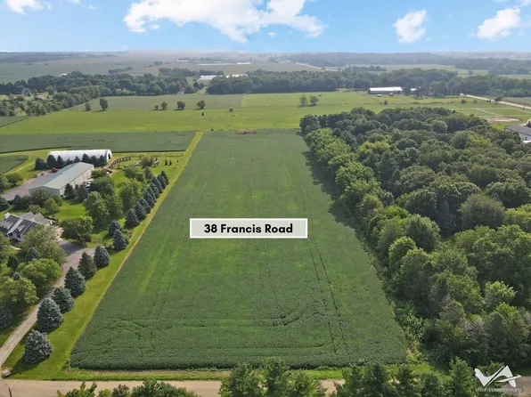 38 Francis Rd, Maple Park, IL 60151