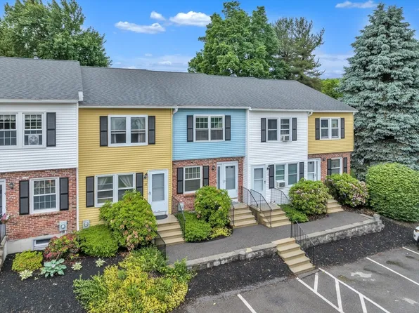 11 Mountainshire Dr, Worcester, MA 01606