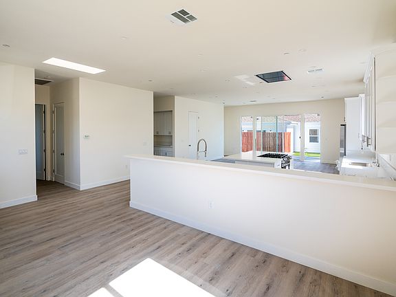 Dining, Den & Kitchen