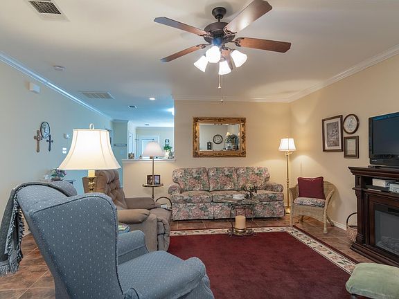 3rd image of 1810 Flagstone Dr